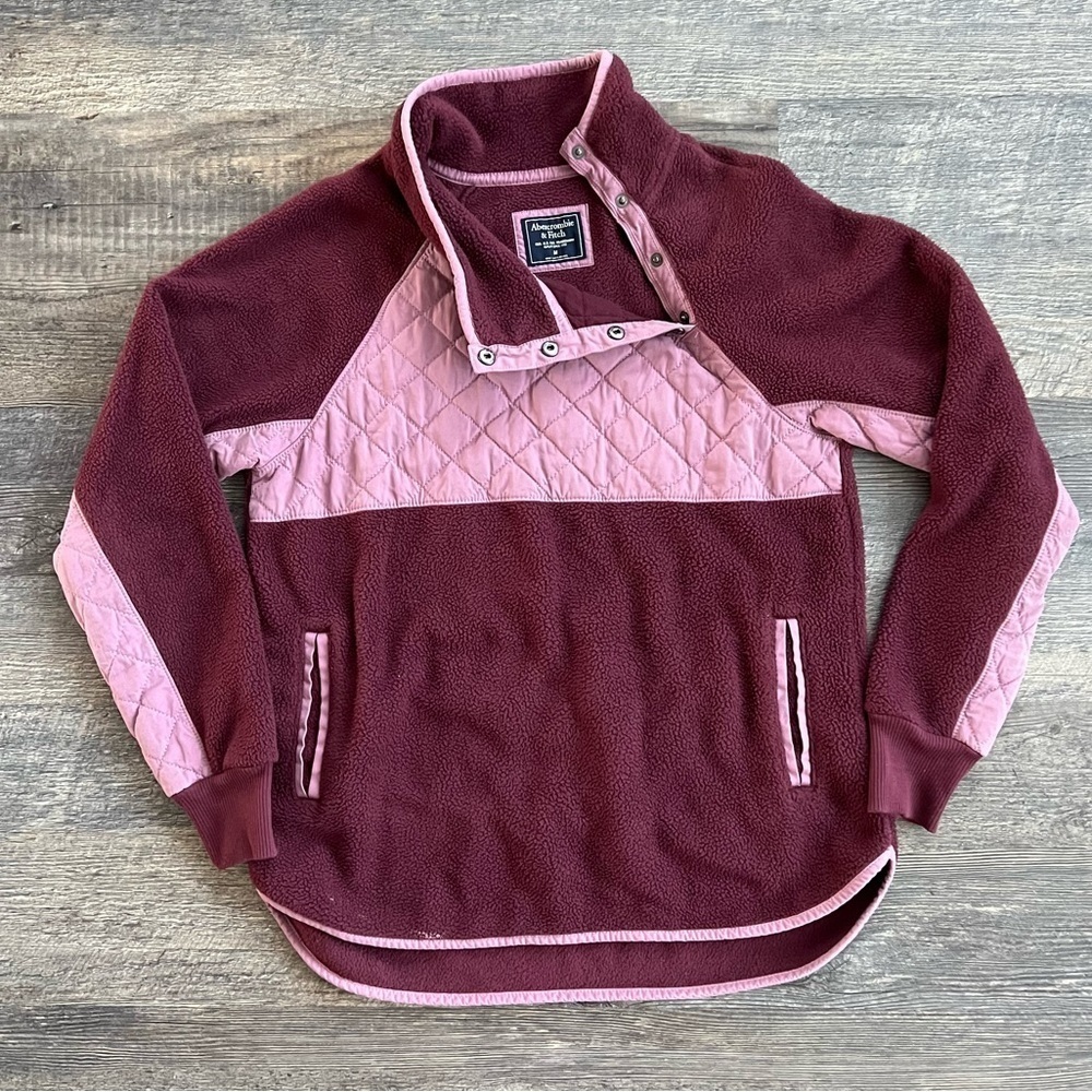 Abercrombie & Fitch Asymmetrical Snap Up Quilted Fleece Pullover Burgundy/Pink M